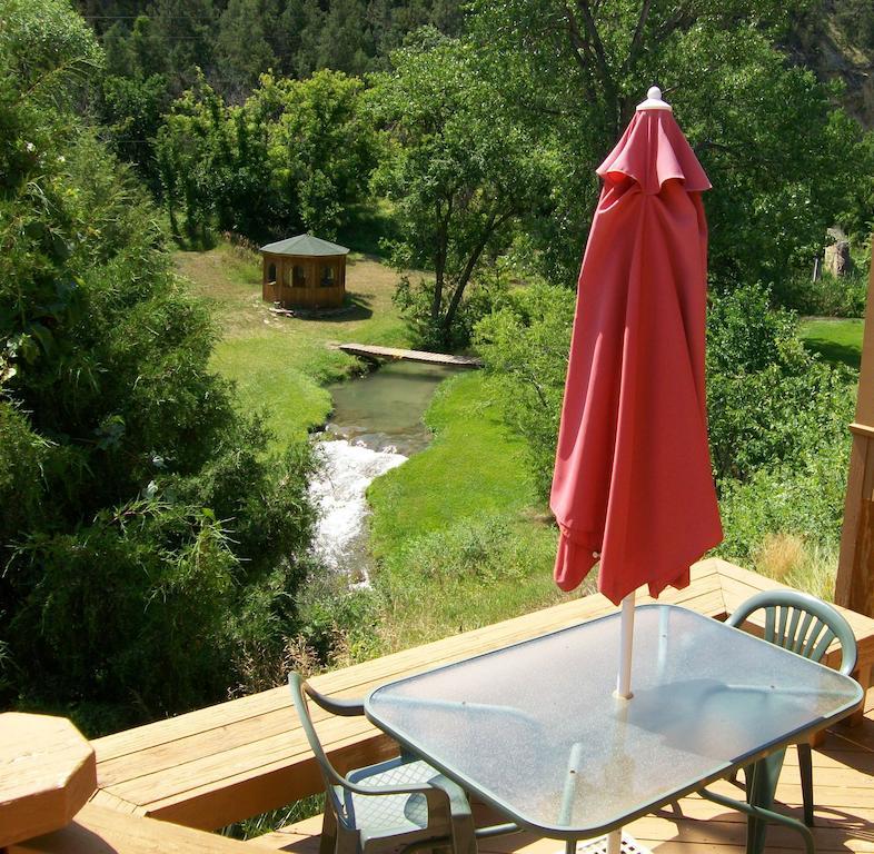 River Falls Lodging -Black Hills, South Dakota Гот-Спрінґс Номер фото